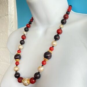 AVON Vintage Black & Red Beads Faux Pearls Gold Tone Necklace Circa 1990s